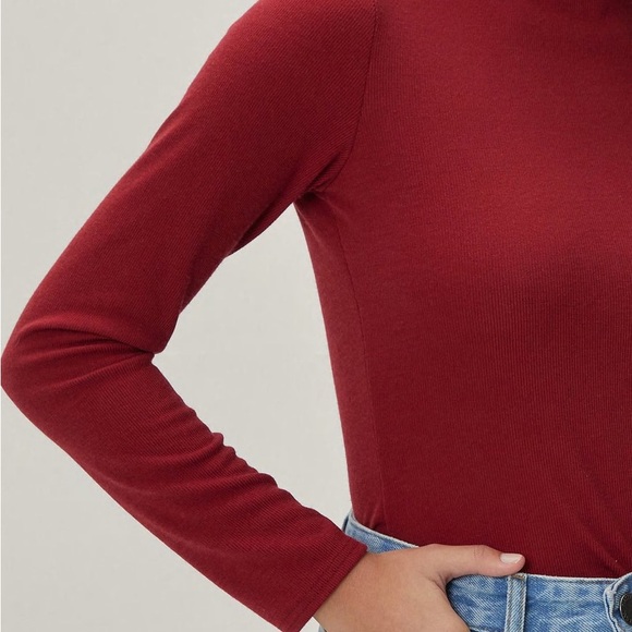 Turtleneck Long Sleeve Top - Picture 2 of 3